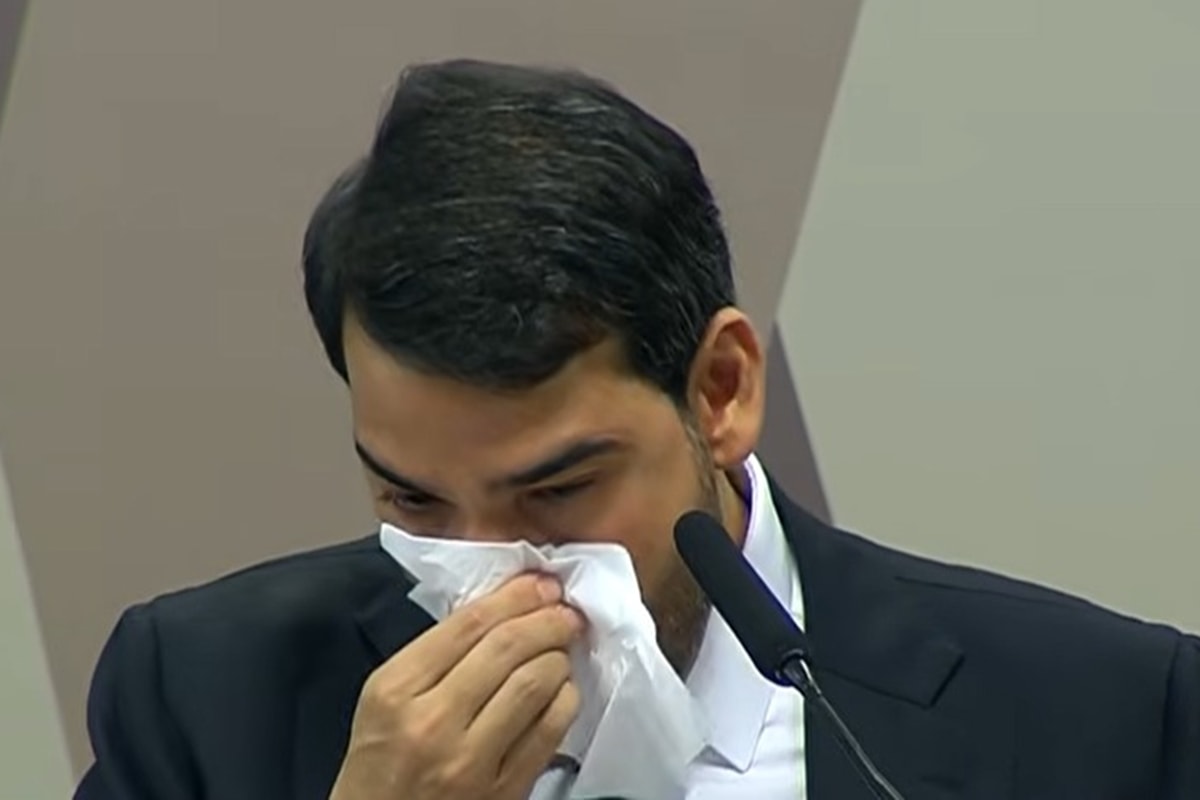 Choro, pais e Deus: discurso de Messias é marcado pela emoção
