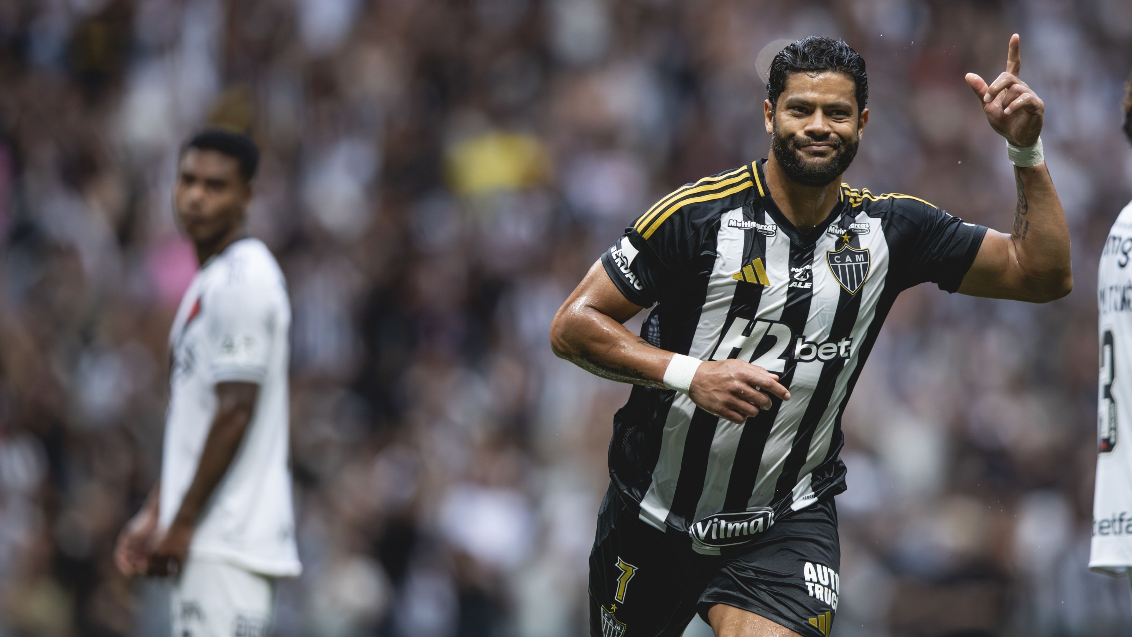 Ex-técnico de Bruno Guimarães analisa caminho do volante até a Seleção