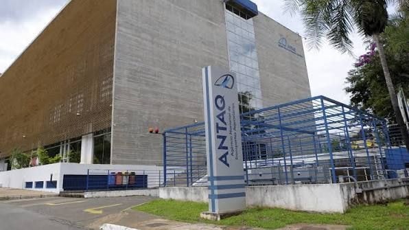 Governo de SC lança edital mirando reativar a aviação regional