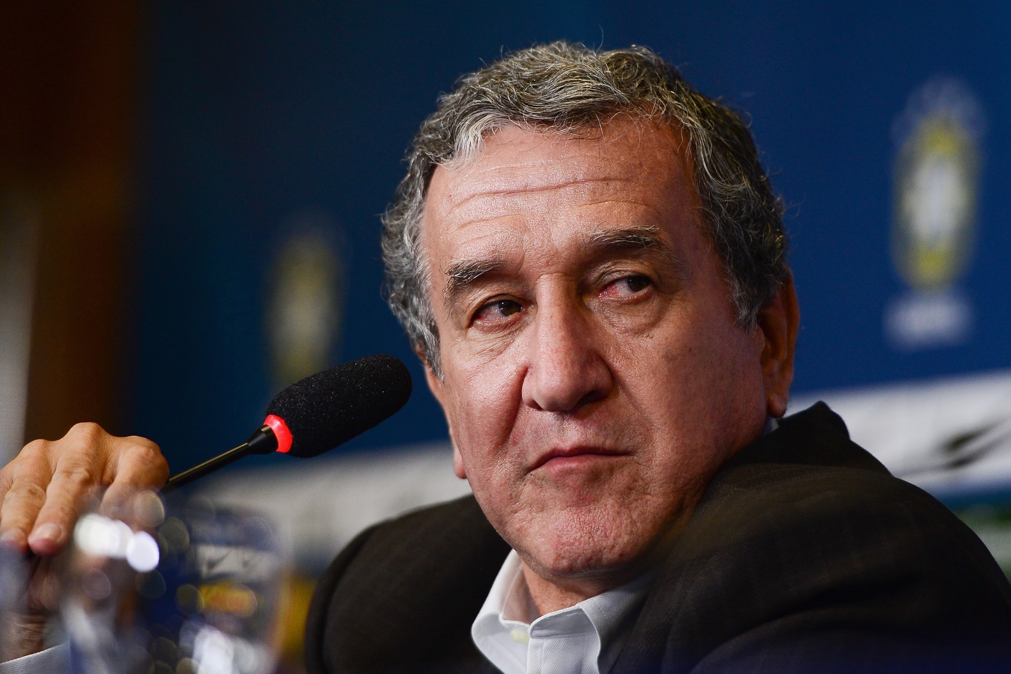 Carlos Alberto Parreira recebe alta após 80 dias de internação