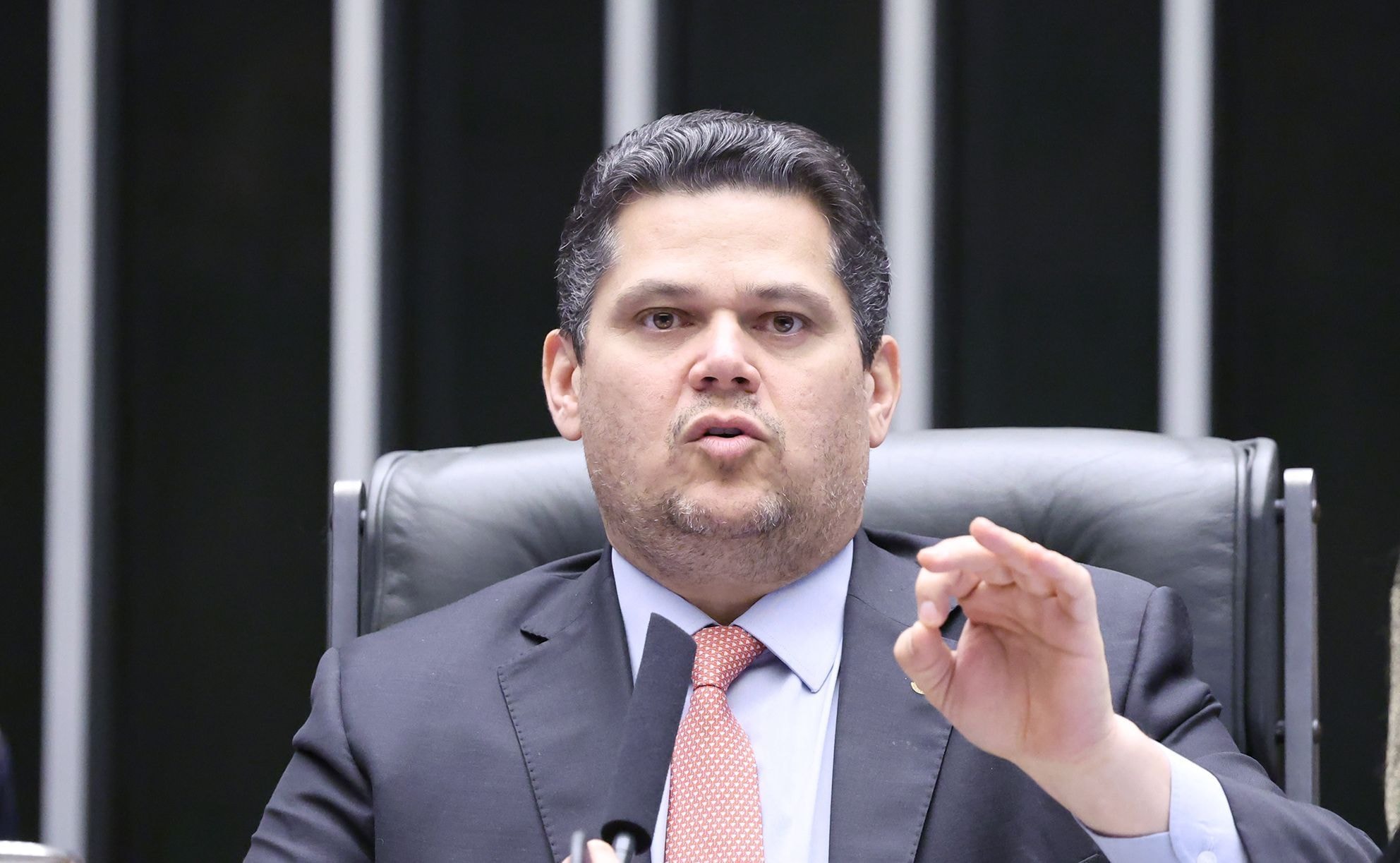 Entenda a derrubada de vetos sobre repasses a municípios
