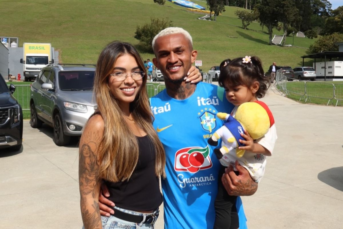 "Sonho escorrendo pelas mãos", diz esposa de Wesley após corte da Copa