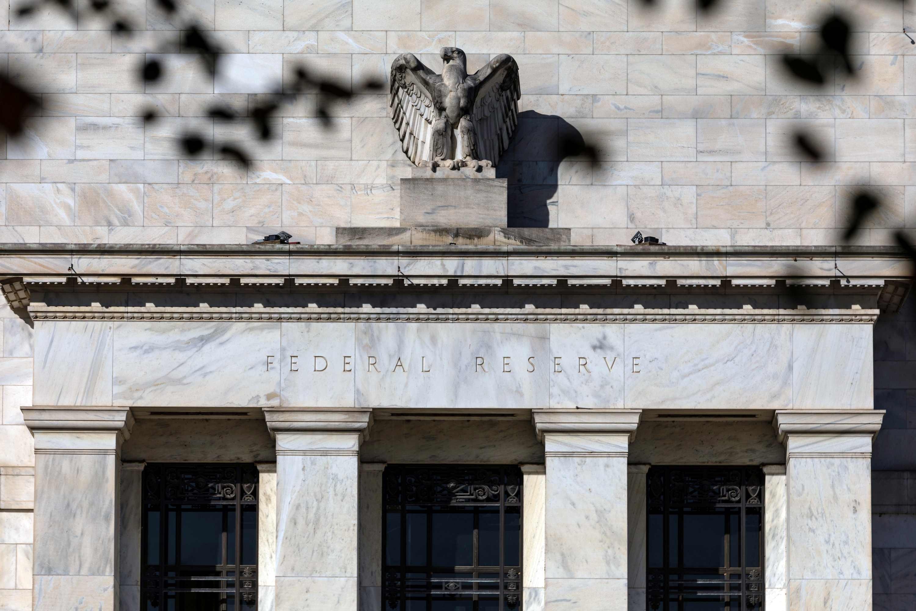 Operadores elevam apostas em alta de juros pelo Fed após dados de inflação