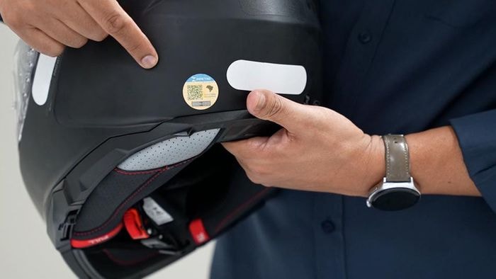 Vou precisar trocar meu capacete pelo com QR Code? Entenda a nova lei