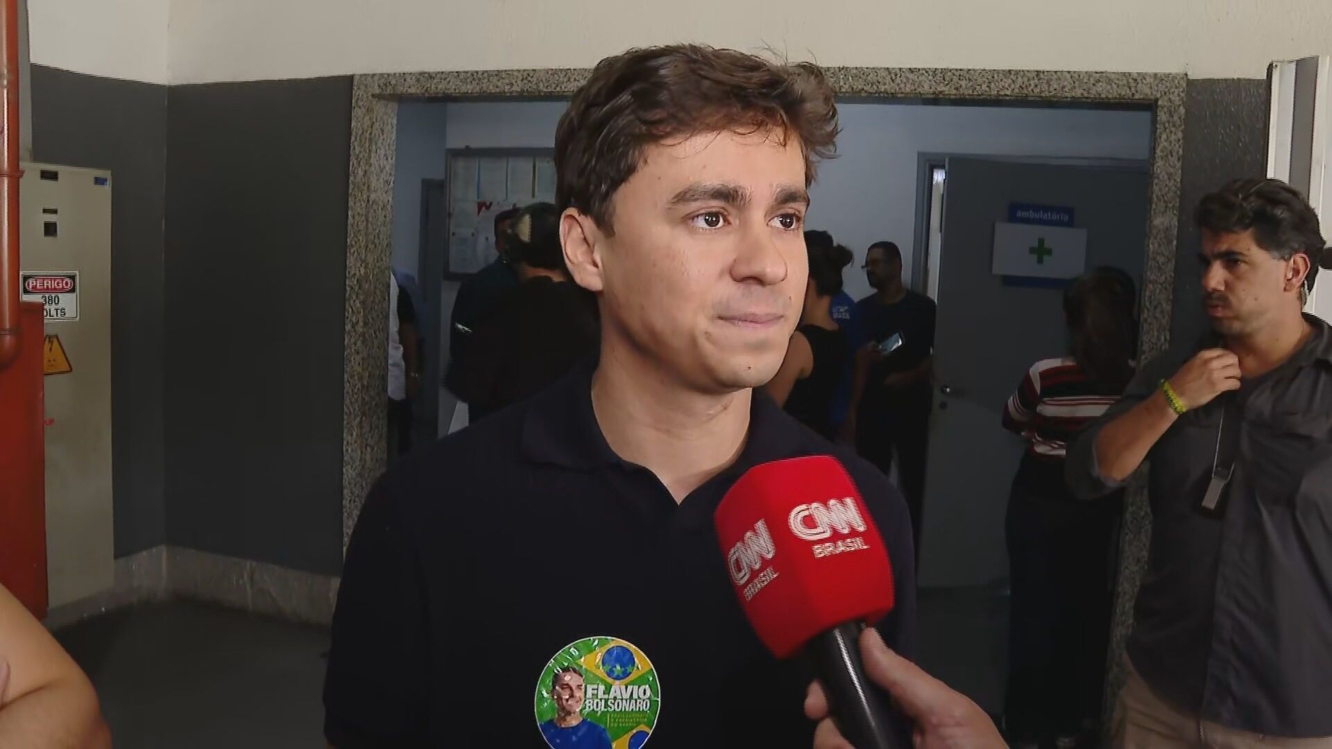 Flávio Bolsonaro e Valdemar discutem crise com Michelle após vídeo