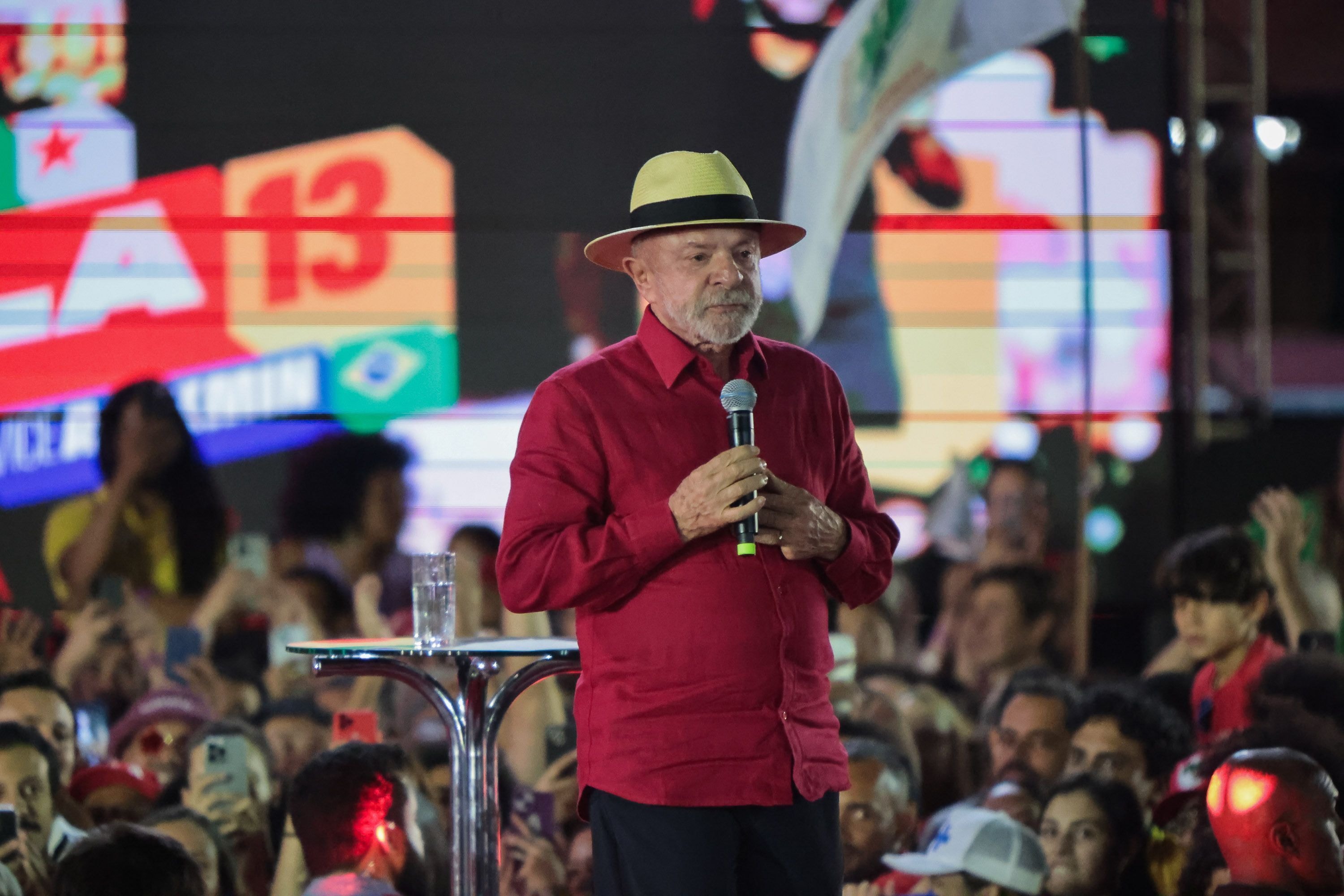 Vox Brasil: Lula é rejeitado por 52,7% dos eleitores; Flávio, por 49,3%