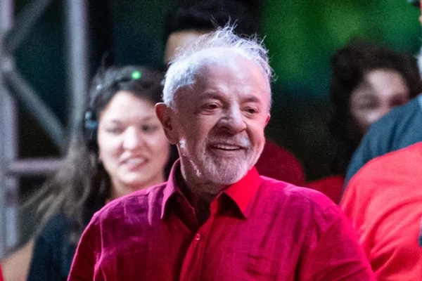 Pesquisas internas de Lula começam a apontar tendência de voto útil