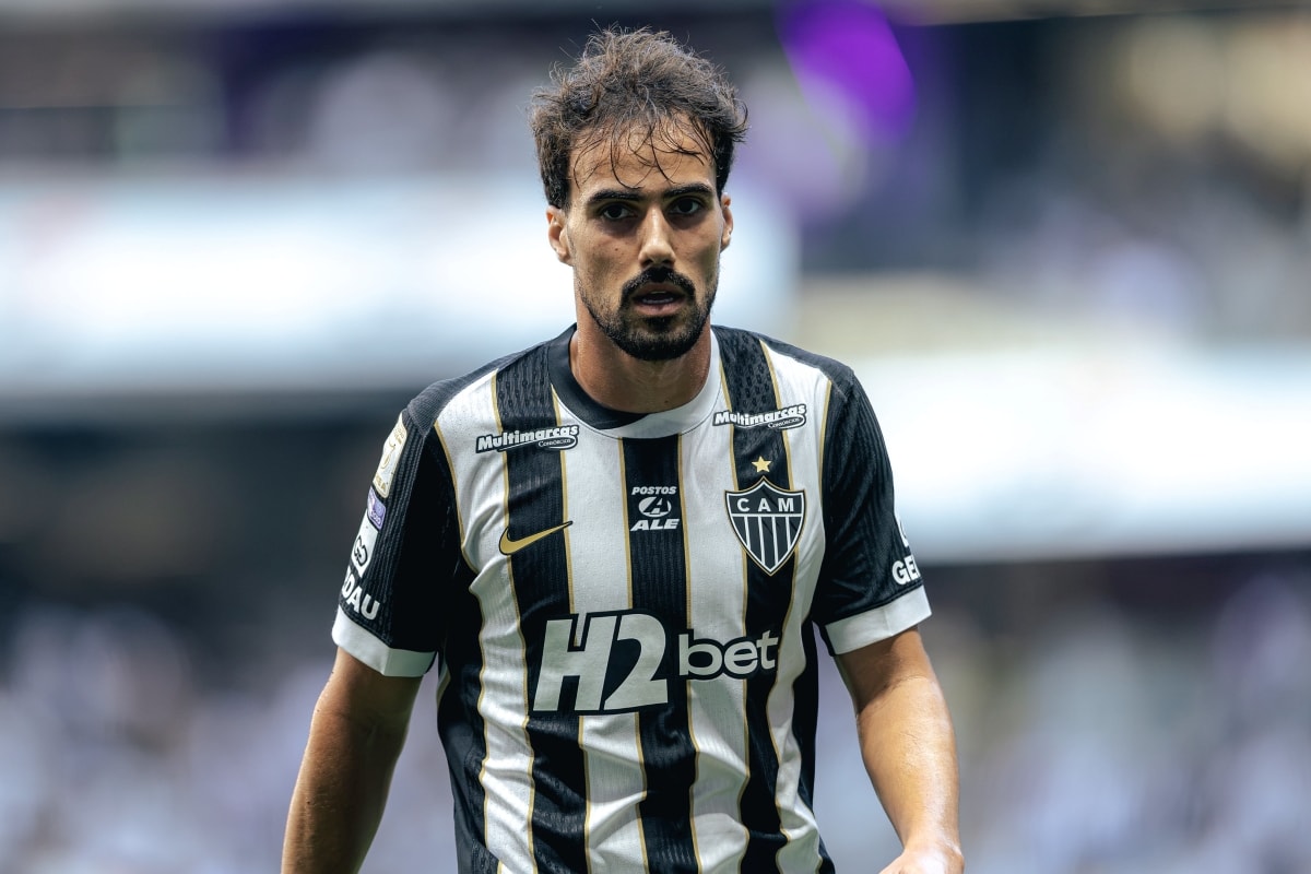 Atlético-MG confirma lesão no pé do meio-campista Igor Gomes