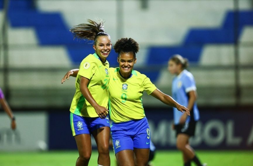 Seleção feminina do Afeganistão voltará a disputar torneios da Fifa