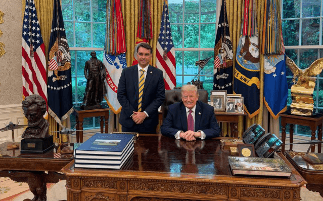 Análise: Flávio se encontra com Trump; entenda como governo Lula reagiu