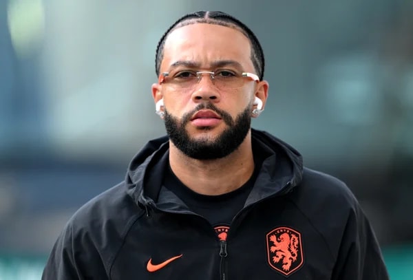Garro comenta sobre situação envolvendo Corinthians e Memphis Depay