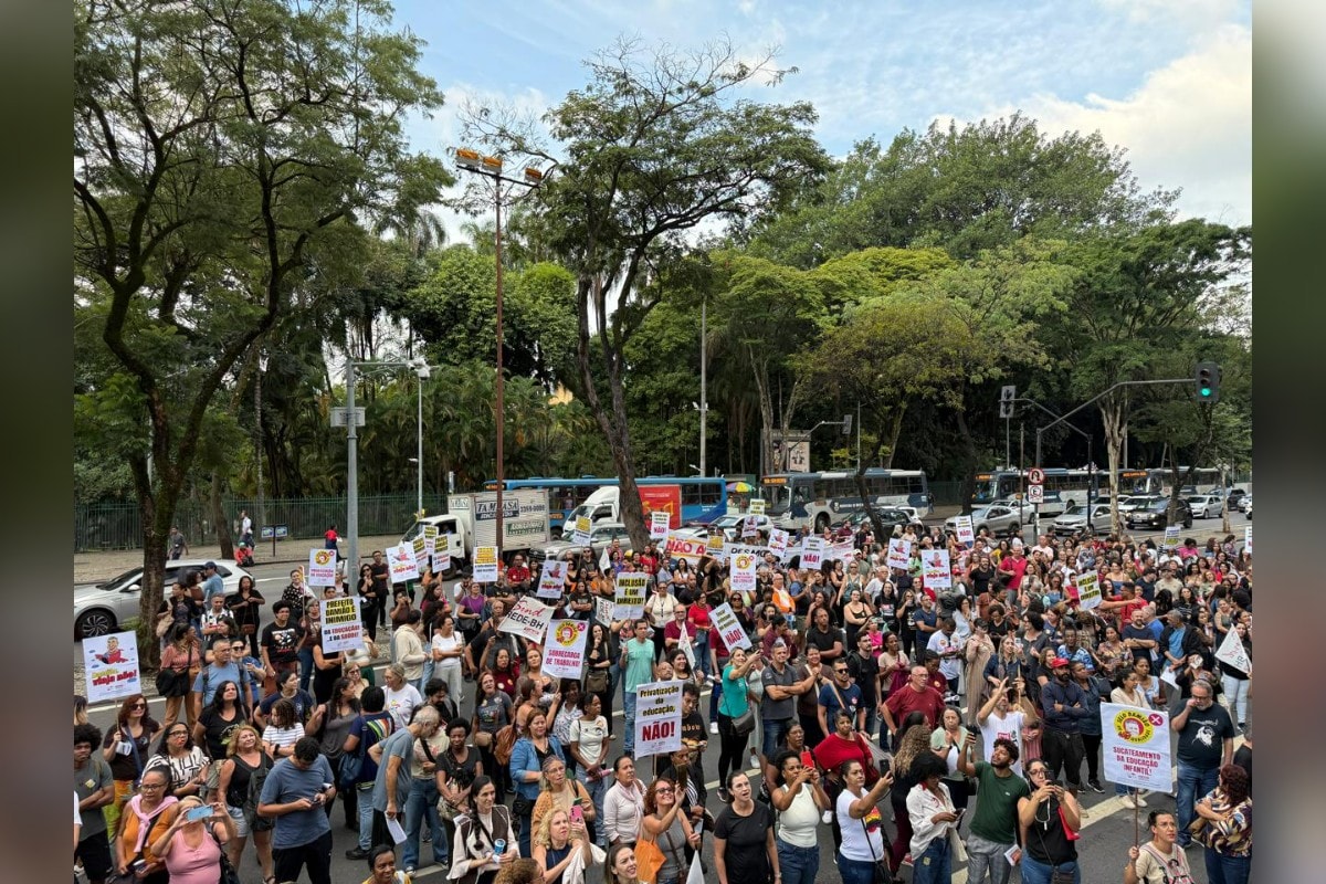 Sem acordo, professores municipais decidem permanecer em greve em BH. Vídeo