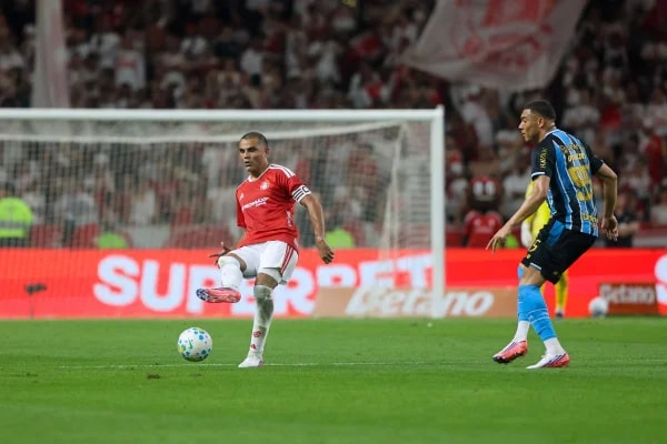 Copa do Brasil: Grêmio e Internacional não saem 0 x 0 no Beira-Rio