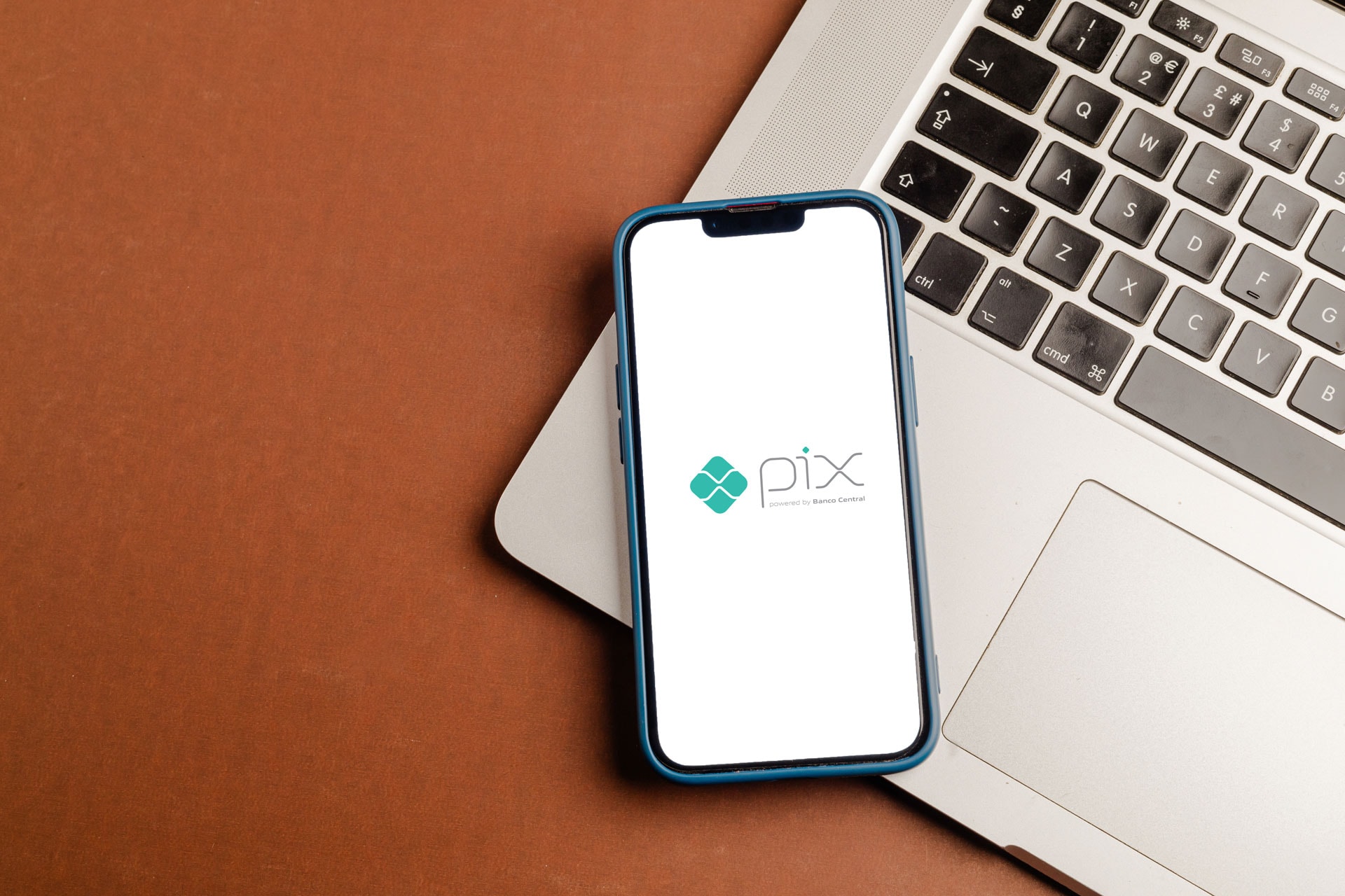 Boleto parcelado e Pix no crédito: empresas estão financiando os próprios clientes