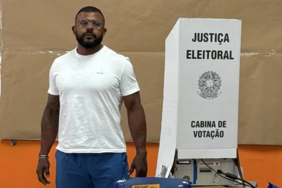 Delegado da Cunha tem crise e é contido por bombeiros após perder eleição