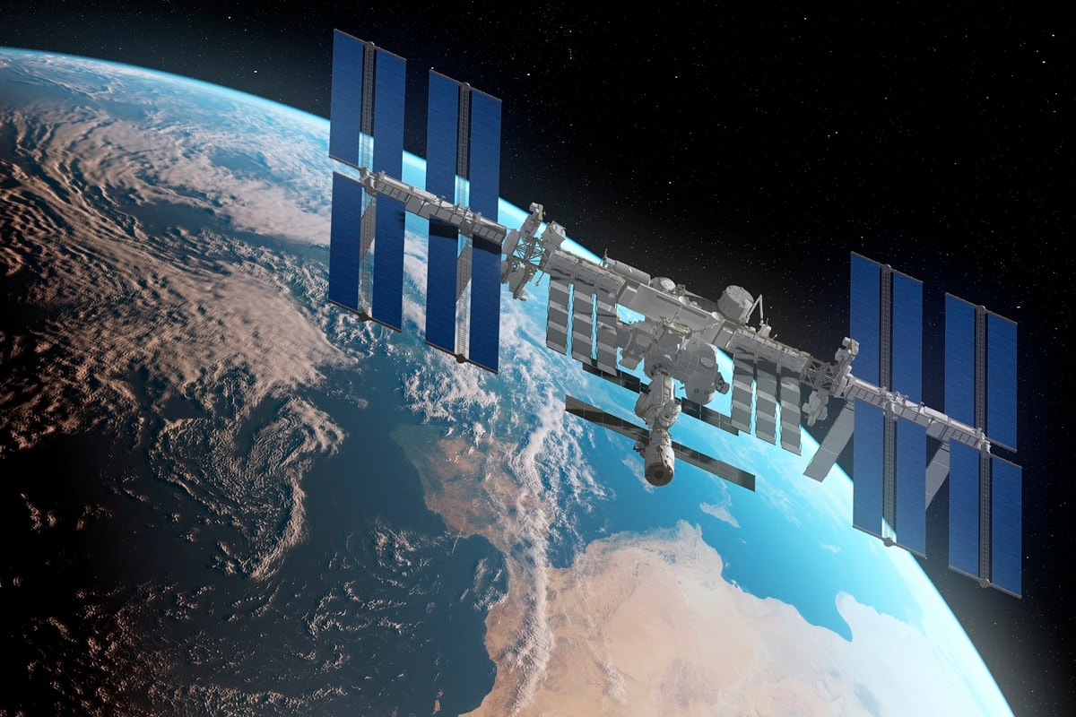 Nasa prepara evacuação de emergência da ISS por vazamento de ar