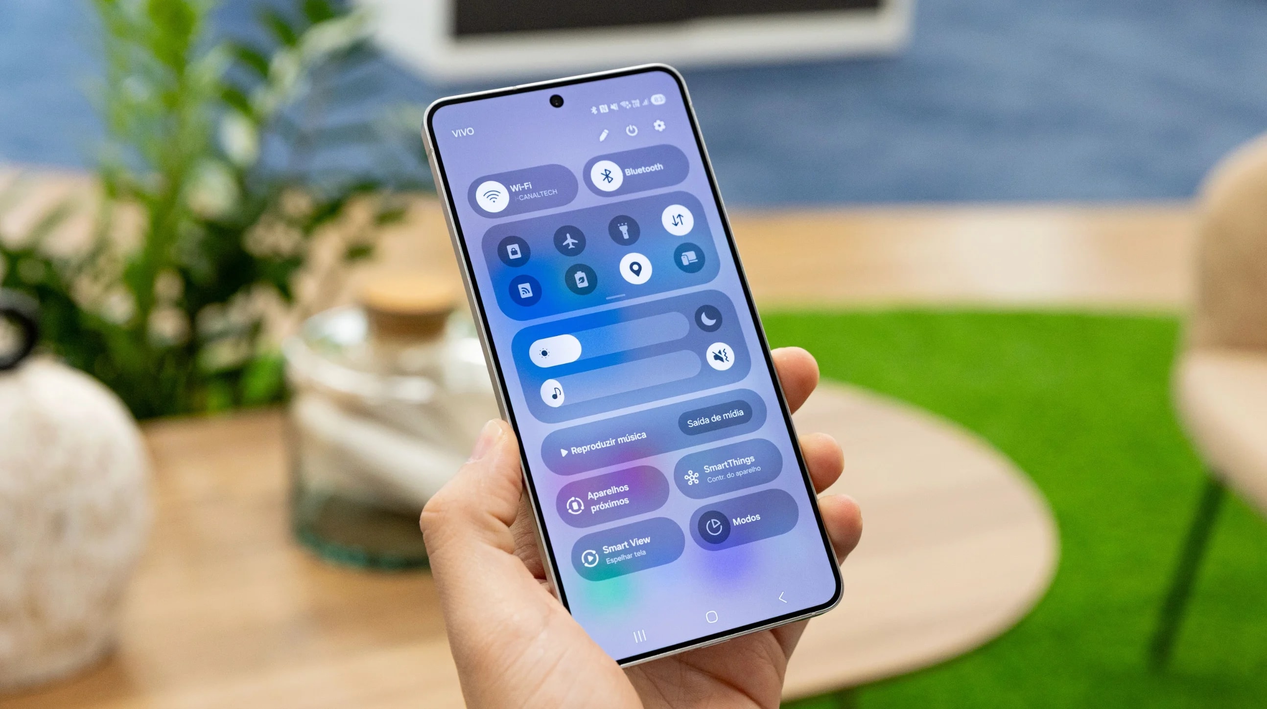 Celular Samsung top ultra fino com 512 GB aparece com preço no chão