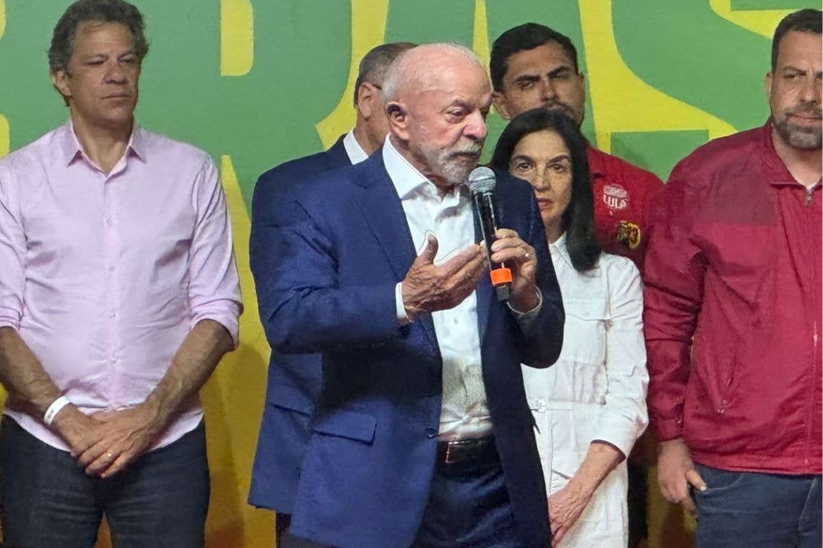 Lula convoca aliados que disputaram governo e Senado para reunião em hotel