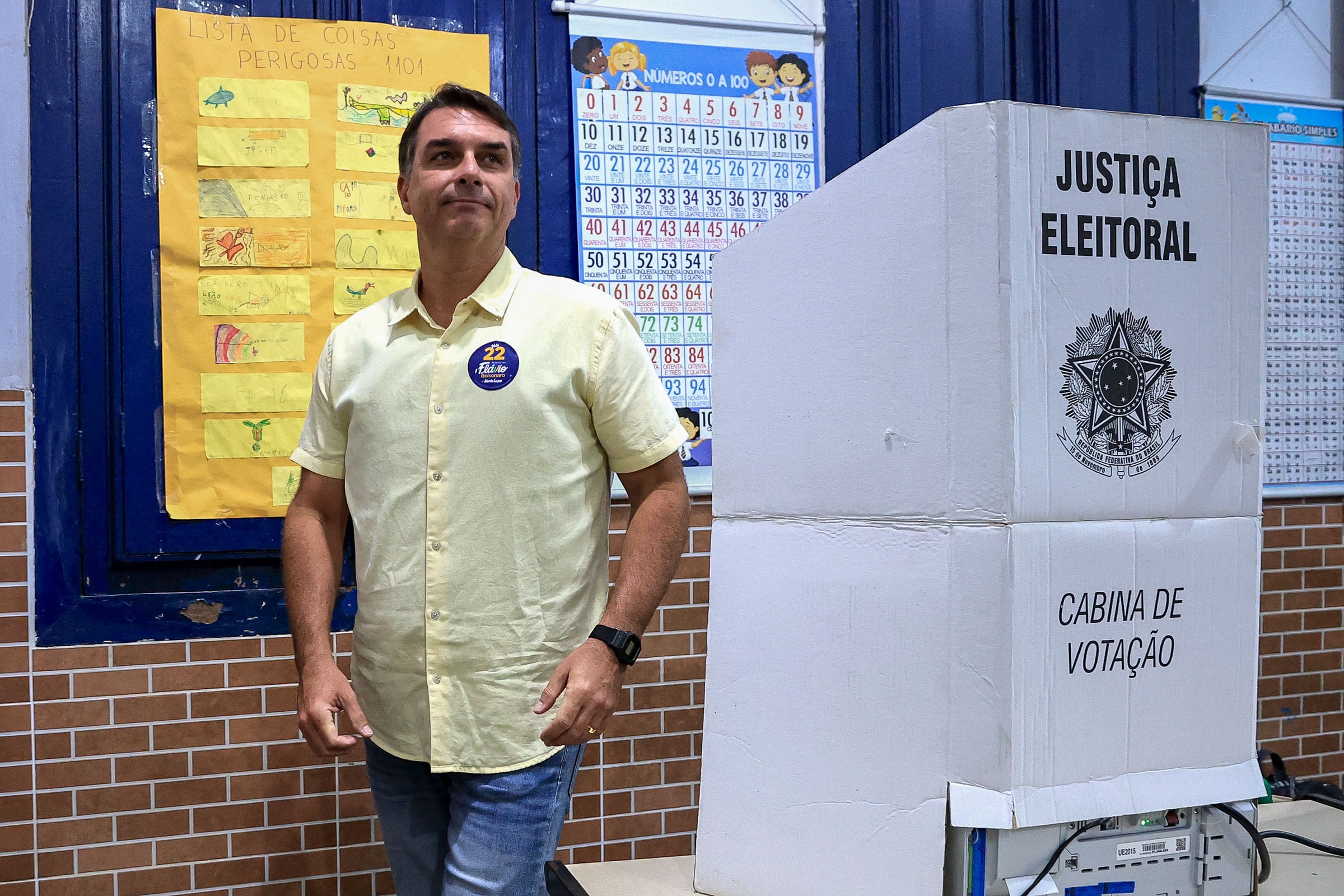 Flávio pede ao TSE mais 2 horas de votação em cidades de SP, PR e SC