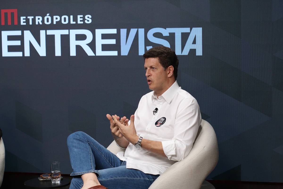 Salles recebeu quase R$ 1 milhão em doações antes de desistir das eleições