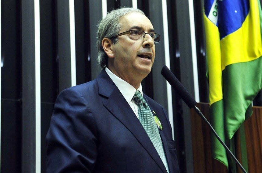 Cunha nega irregularidade em emendas e diz que questionará bloqueio de bens