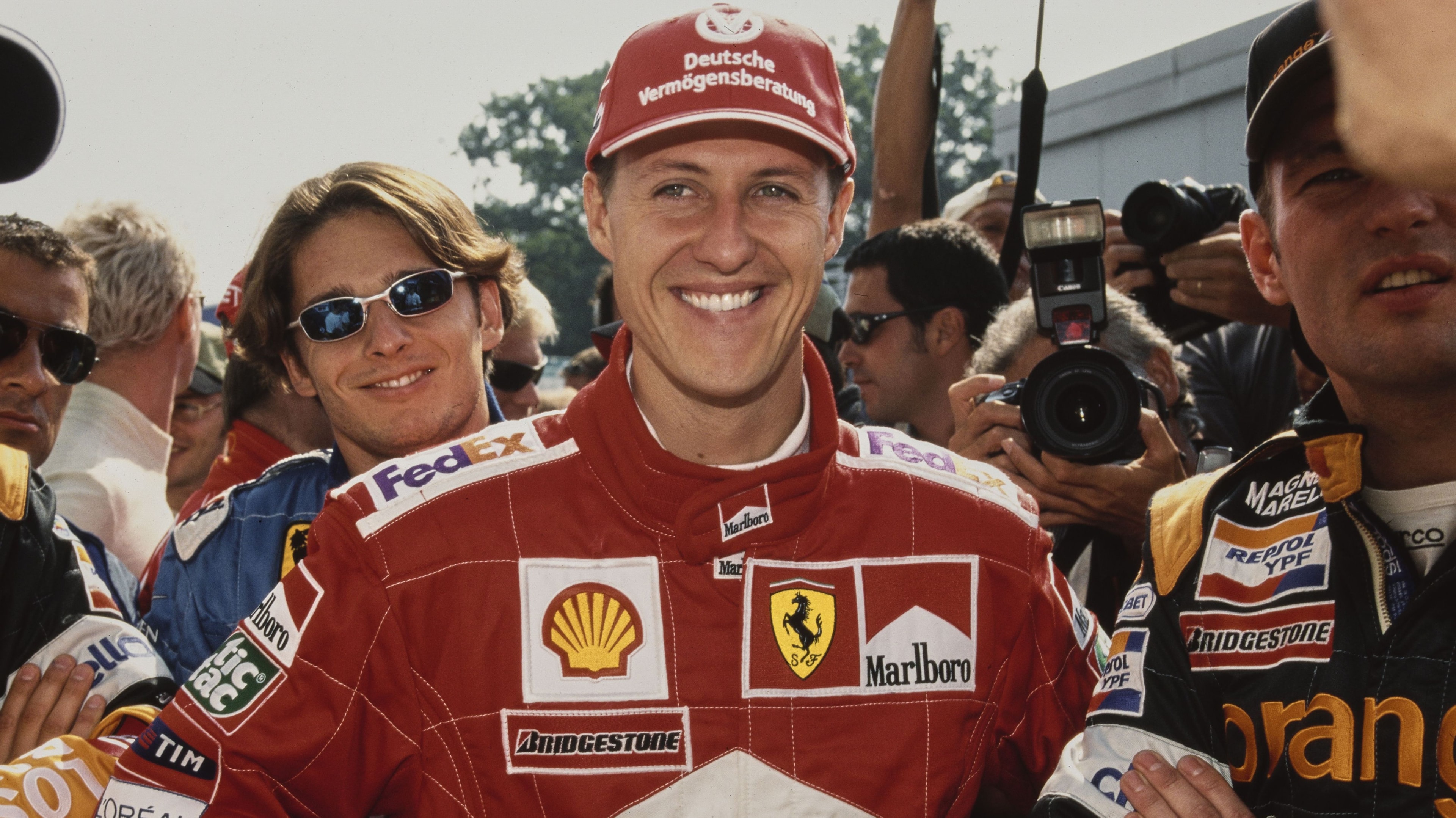 Cíntia Chagas confirma término de namoro com piloto Rubens Barrichello