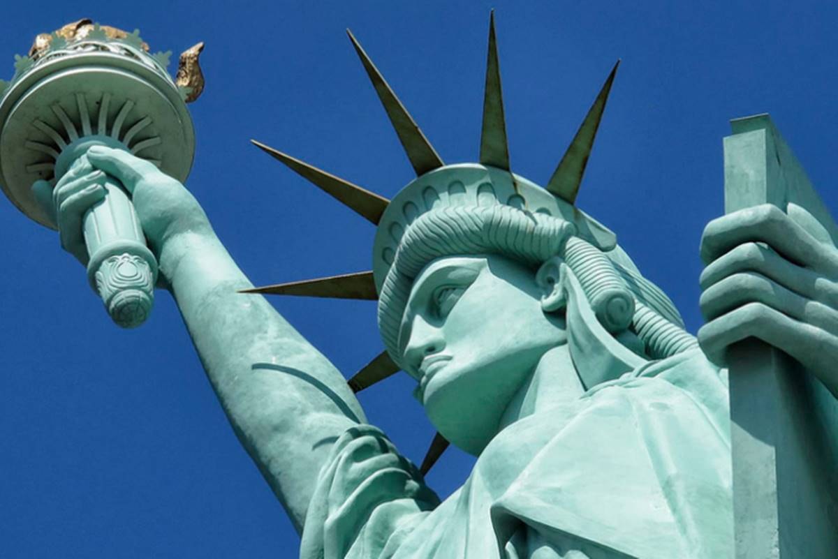 Estátua da Havan: MP pede R$ 500 mil em indenização por danos morais