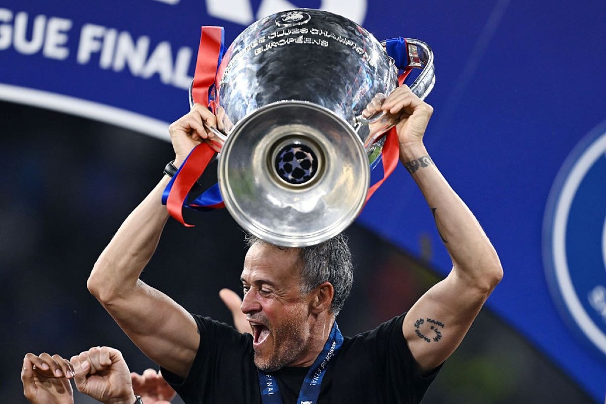 Paris Saint-Germain anuncia a renovação de cinco jogadores e Luis Enrique