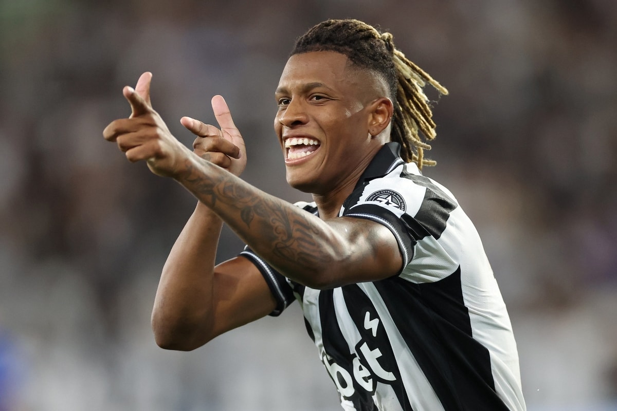 Danilo convoca torcida para Botafogo x Internacional no DF. Veja vídeo