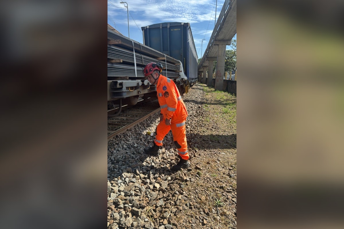 Jovem fica em estado grave após ser atropelado por trem em MG