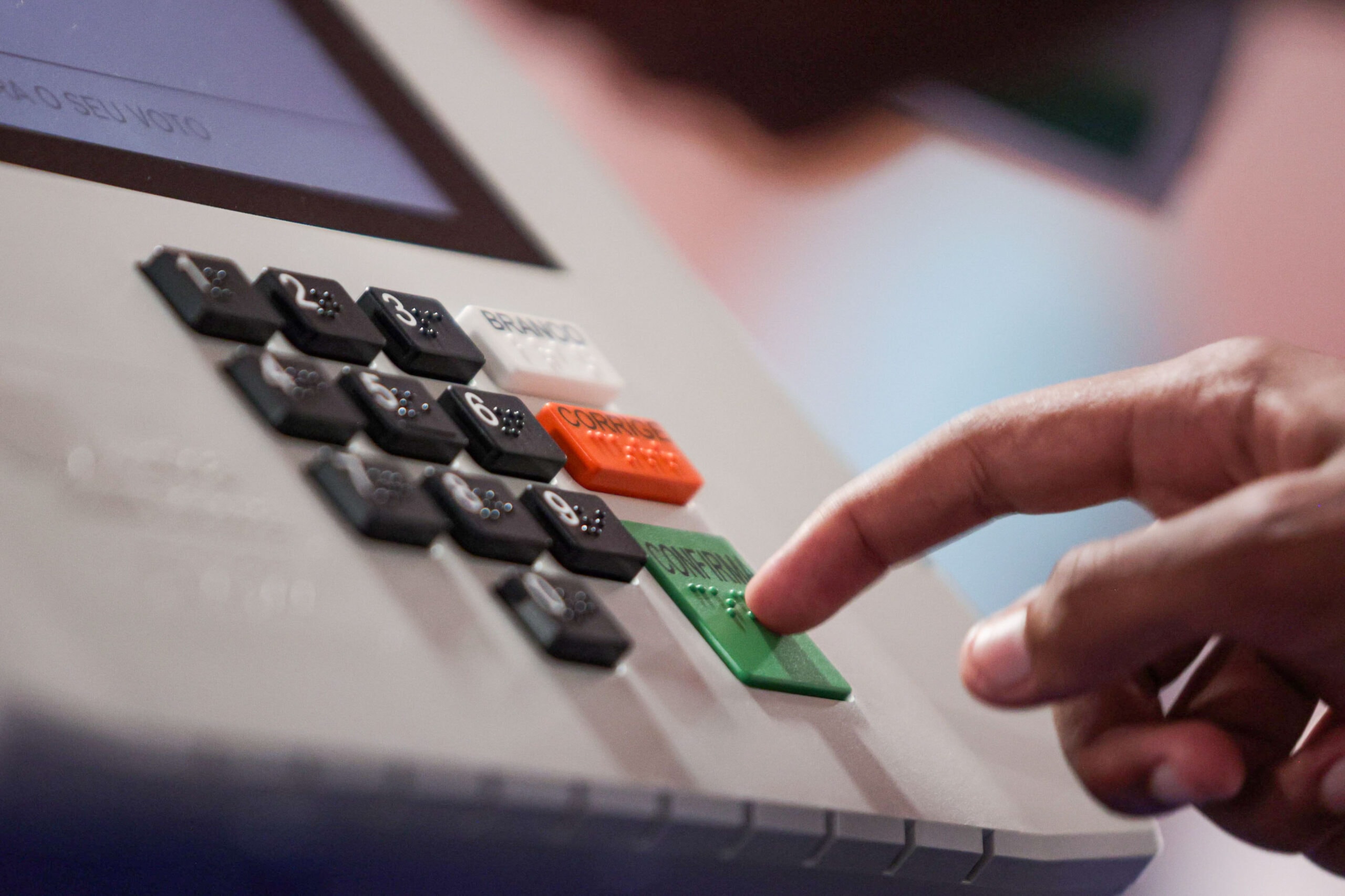 Igape: com 35,4% das intenções de voto, Celina segue na liderança pelo GDF