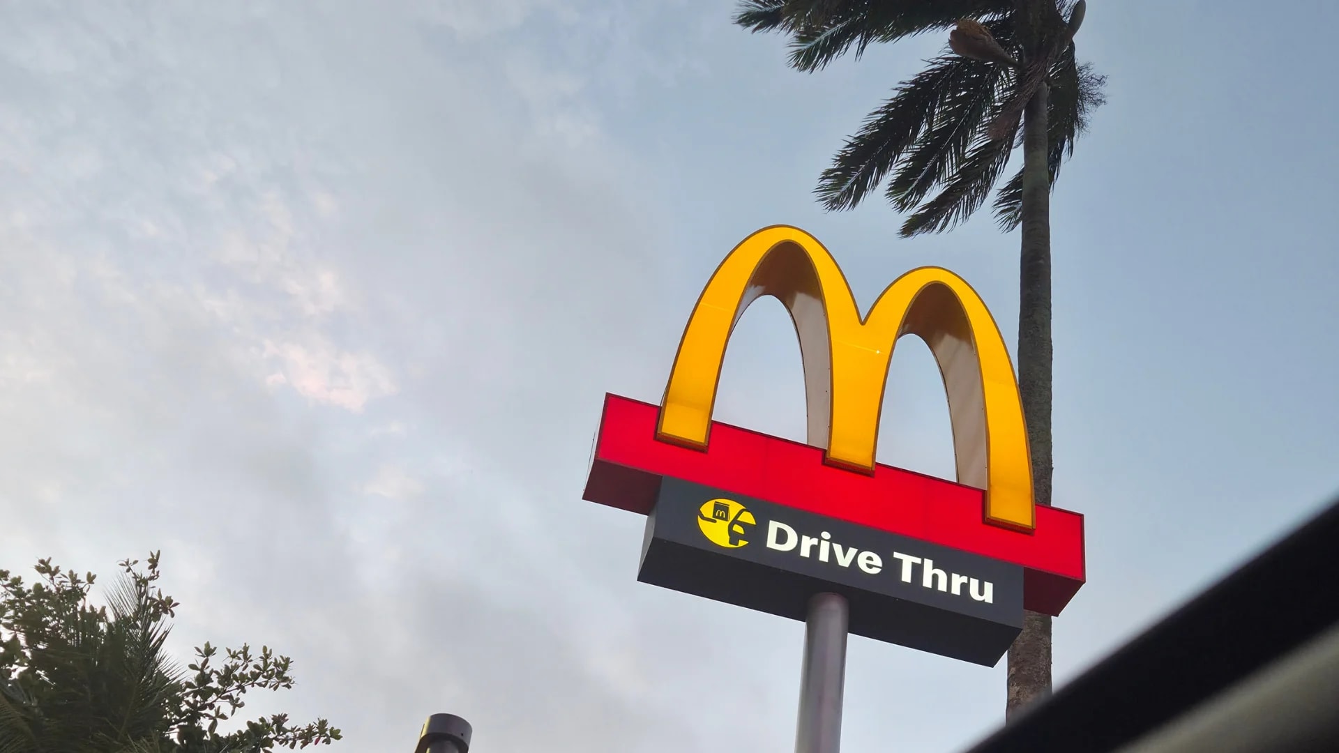 Big Mac mais caro? McDonald's adota IA para cobrar "preço dinâmico" dos lanches