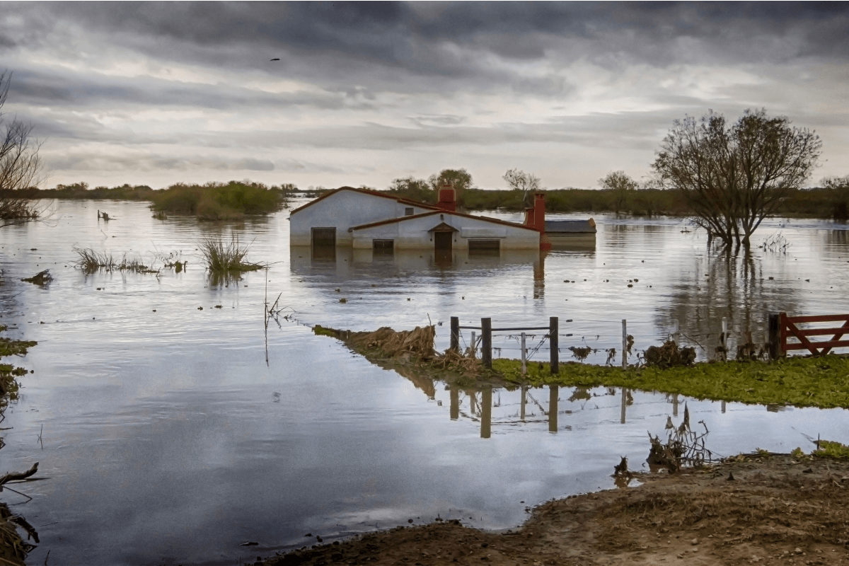 El Niño intensifica chuvas e eleva risco de doenças após enchentes