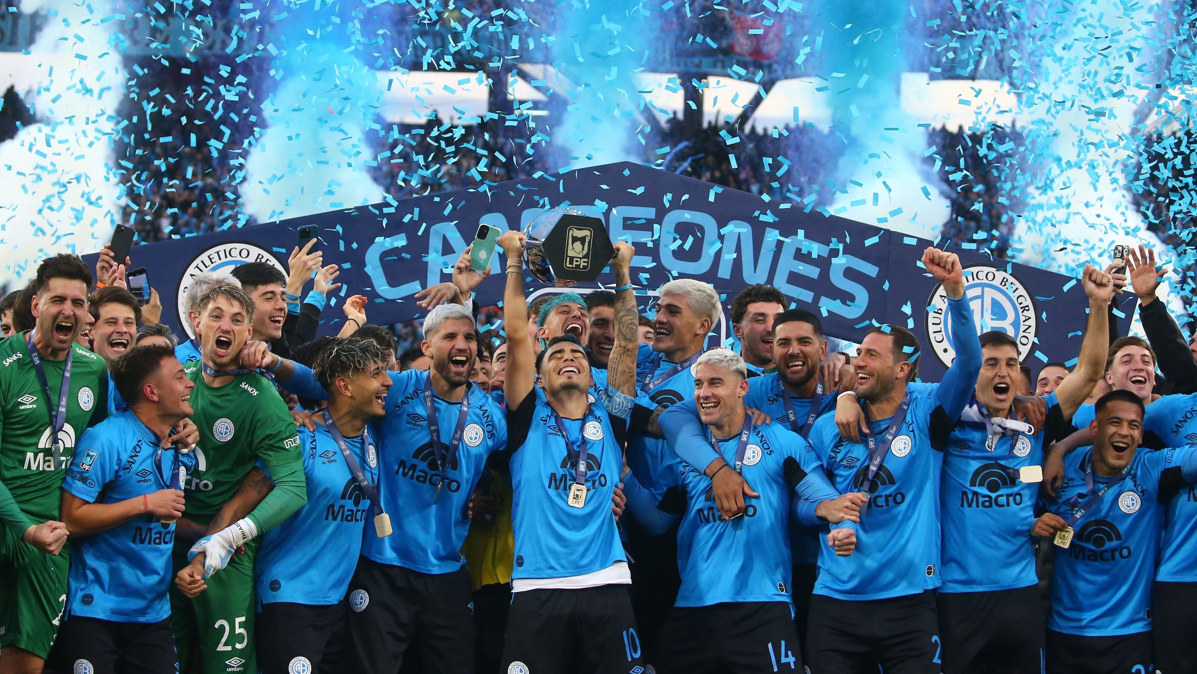 Antonio Conte anuncia saída do Napoli após vice no Campeonato Italiano