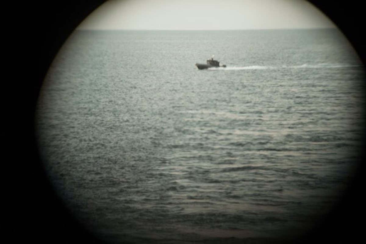 Barco afunda a caminho da Itália e 13 tunisianos estão desaparecidos