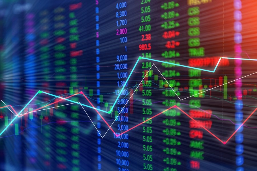Ibovespa avança na sessão e sobe 3% na semana com “reprecificação nos juros”; entenda