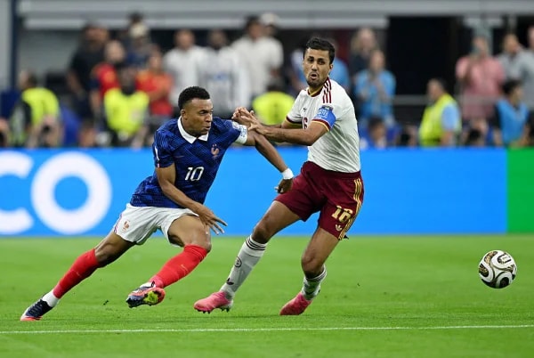 Imprensa francesa aponta domínio espanhol após eliminação da França