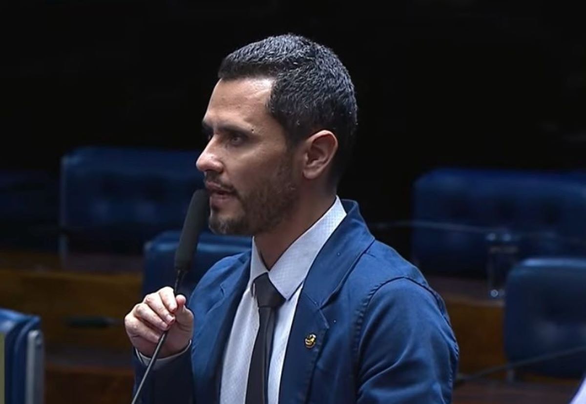 Cleitinho volta atrás e diz que ainda quer disputar governo de Minas