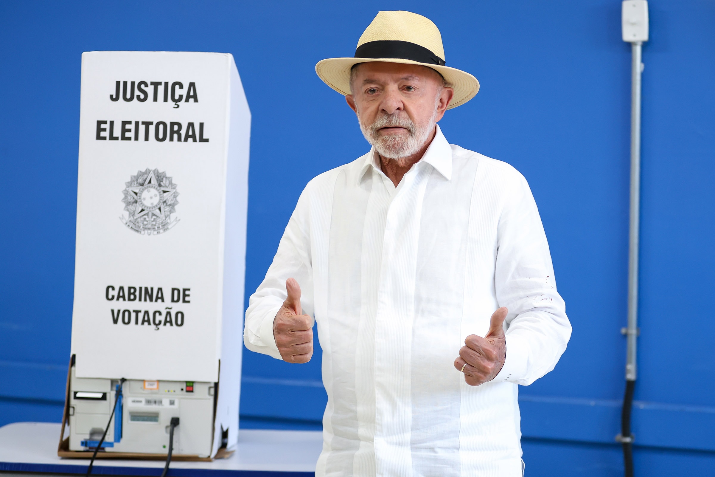 Governadores eleitos e ex-ministros: quem participa da reunião de Lula