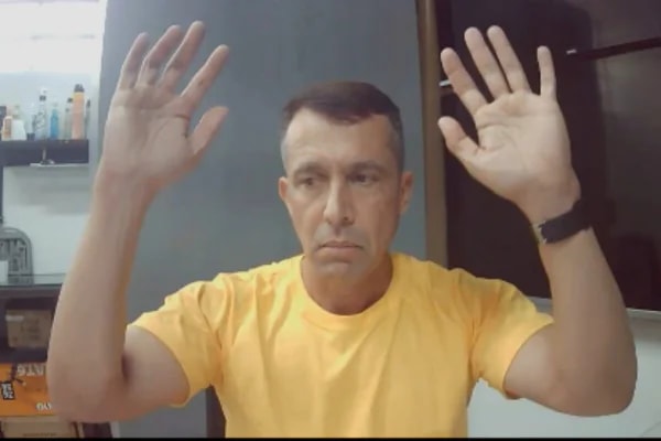 Mãe da PM Gisele diz que coronel é um "verme" e destruiu sua família