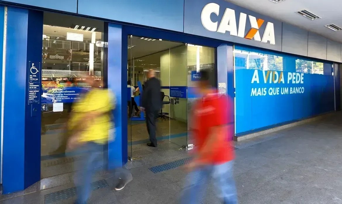 Dívidas da classe média chegam a 6,3 vezes a renda mensal, diz Bravo