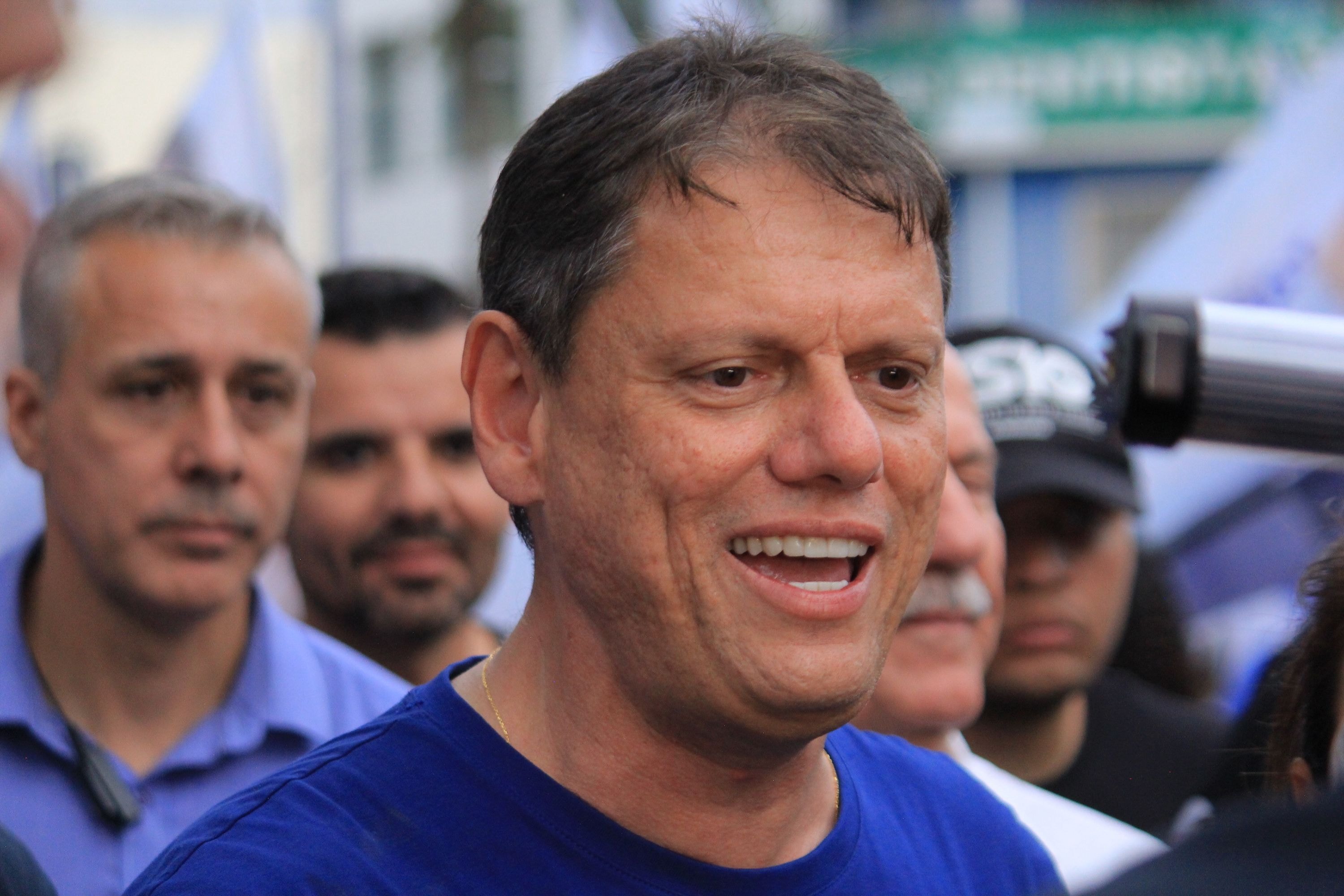 Análise: fuga de Flávio fragiliza posição dos Bolsonaro
