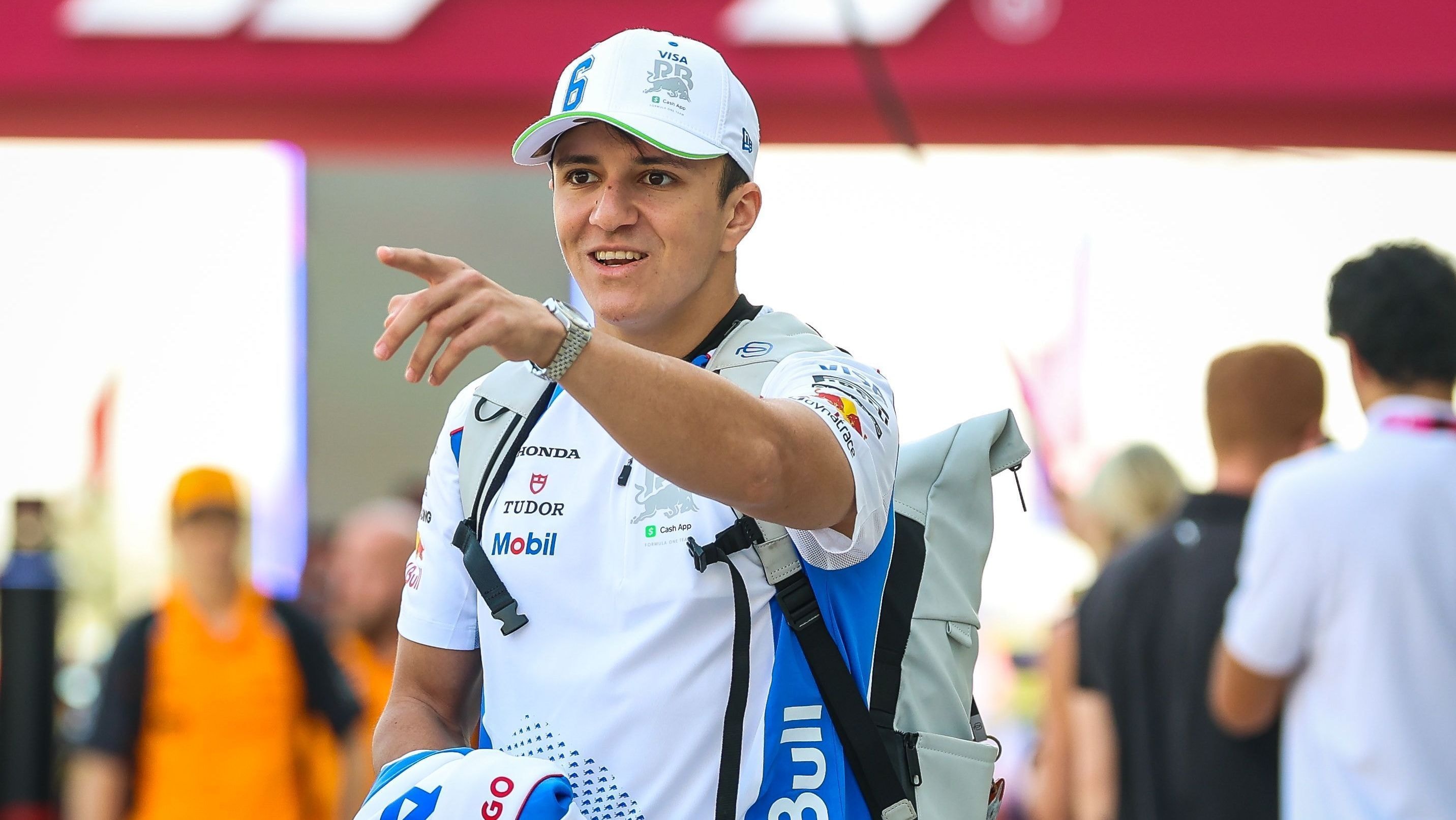 Fórmula 1: Carlos Sainz renova com a Williams e garante vaga até 2027