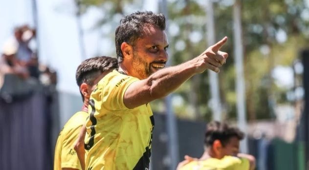 Grêmio recebe Deportivo Riestra para afastar crise e se recuperar