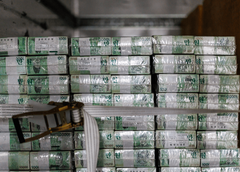 Moedas de mercados emergentes apagam ganhos de 2026 com dólar ganhando força