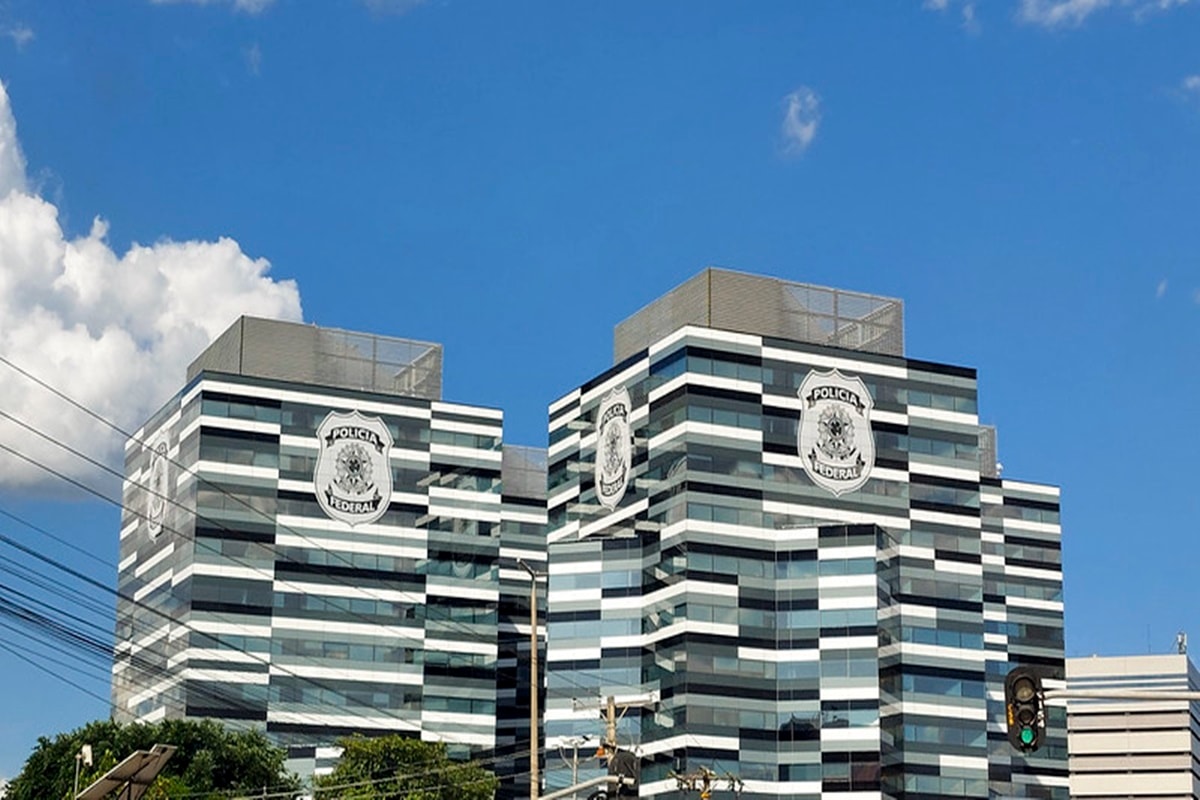 Master: alvos de operação, PFs recebem R$ 21,9 mil de aposentadoria
