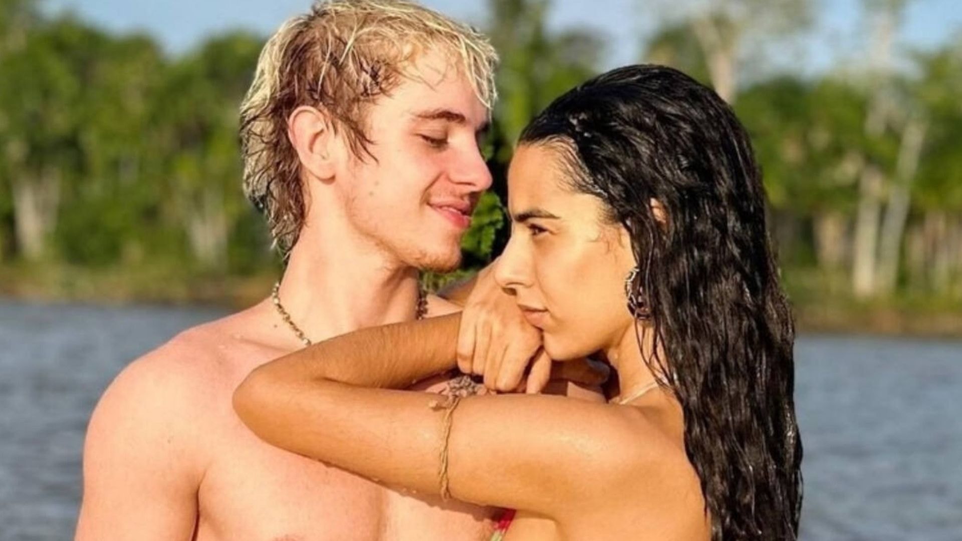 Juliano Floss viaja com cunhado de Marquezine após término com Marina Sena