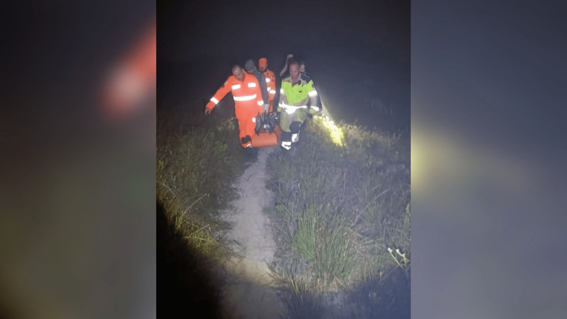 Veja novas imagens de turista pulando nas Cataratas para resgatar celular