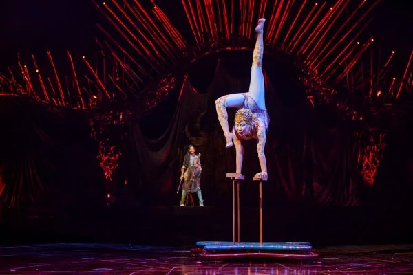 Cirque du Soleil: rotina dos artistas inclui funk no treino e automaquiagem