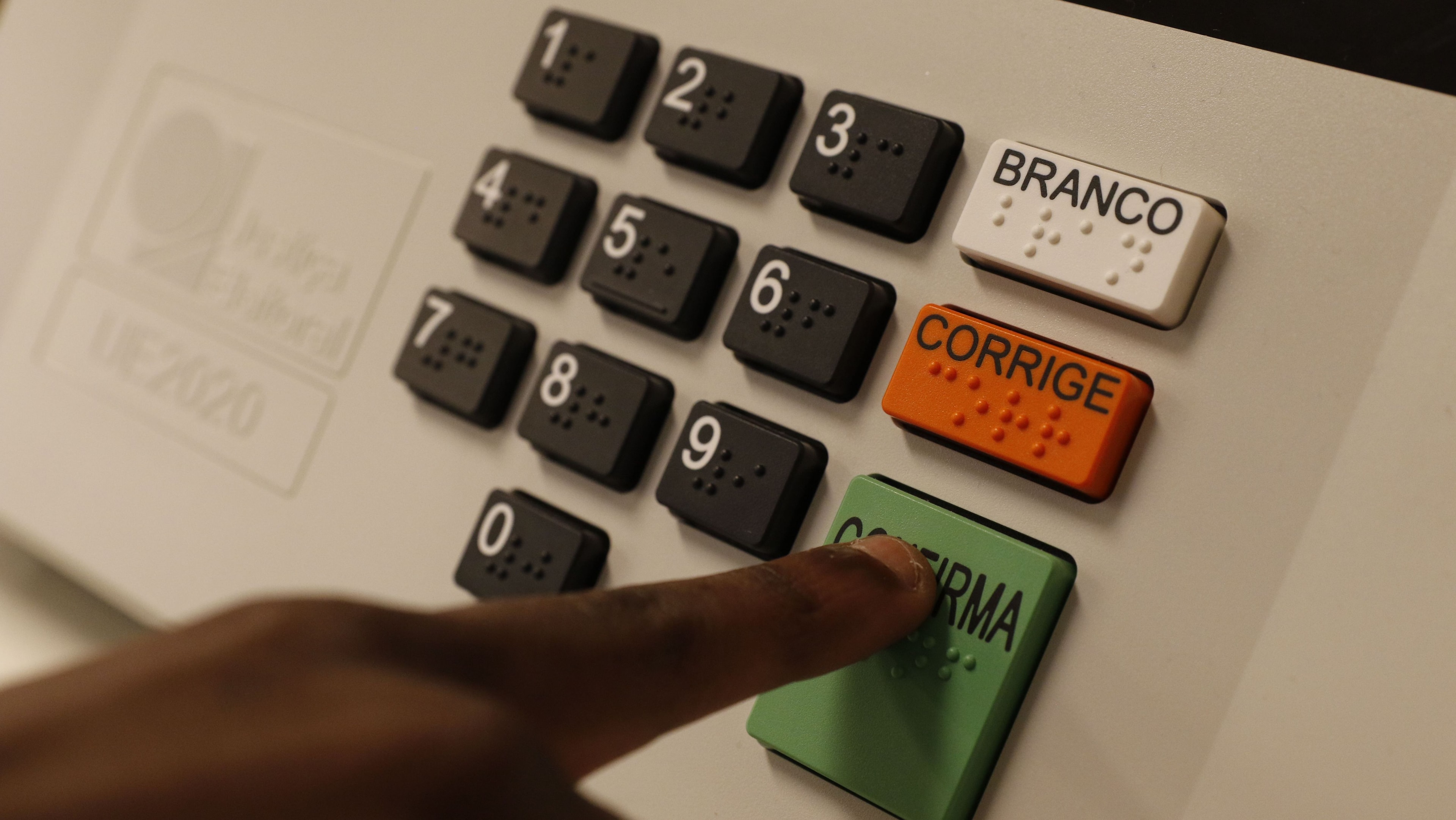 TRE-RJ cobra partidos para não registrarem candidatos ligados ao crime